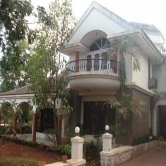 Fully Furnished 4br, 2 Terraces Garden Bungalow, Mumbai 1